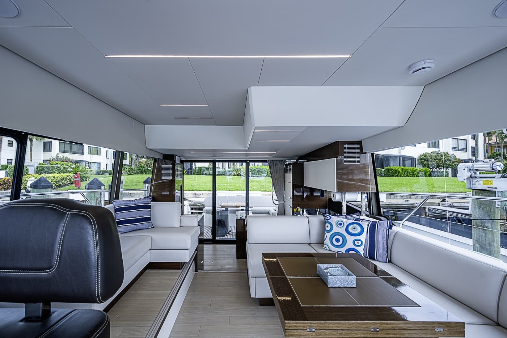 2021 Prestige 520