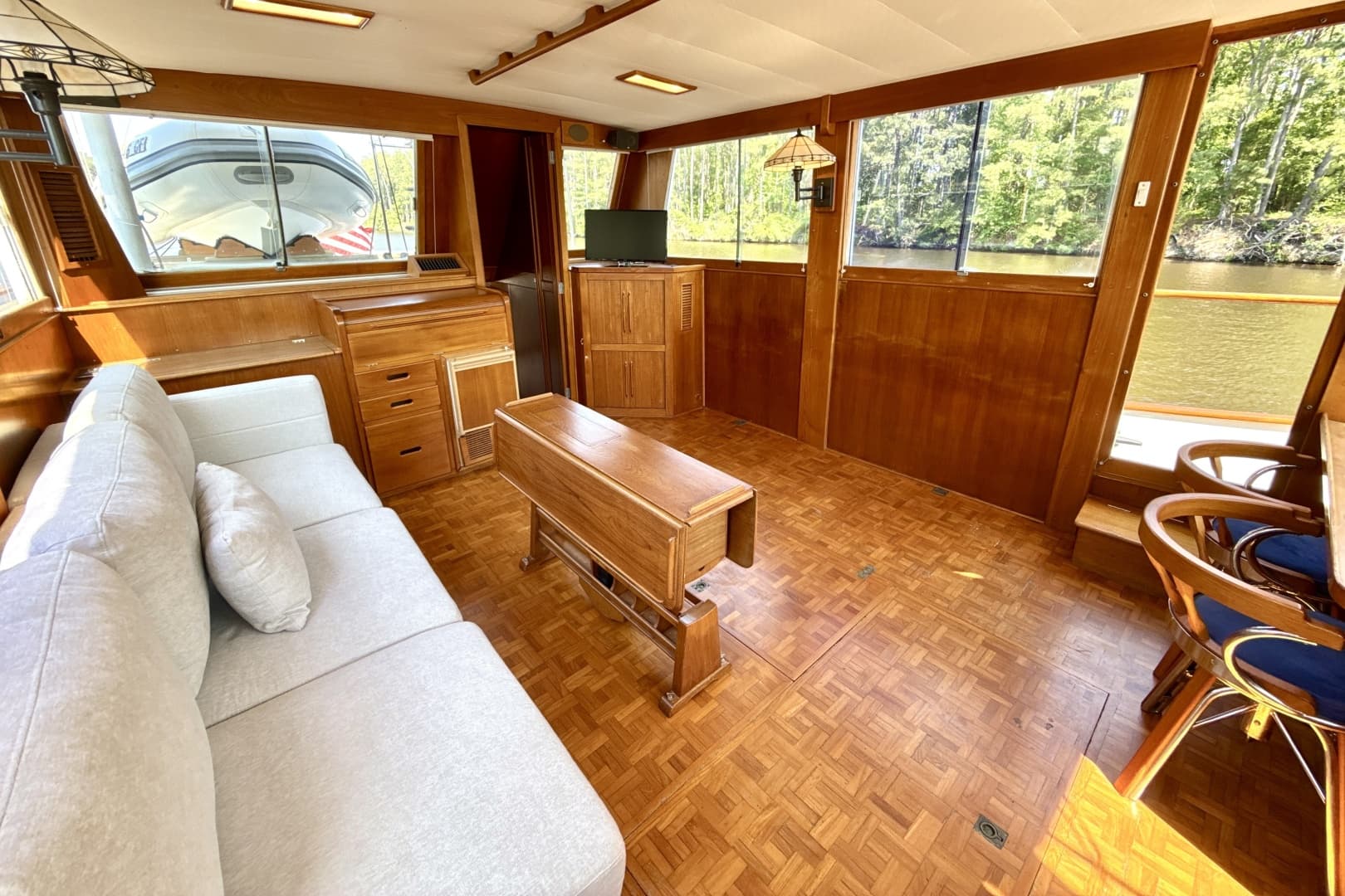 Salon Port
