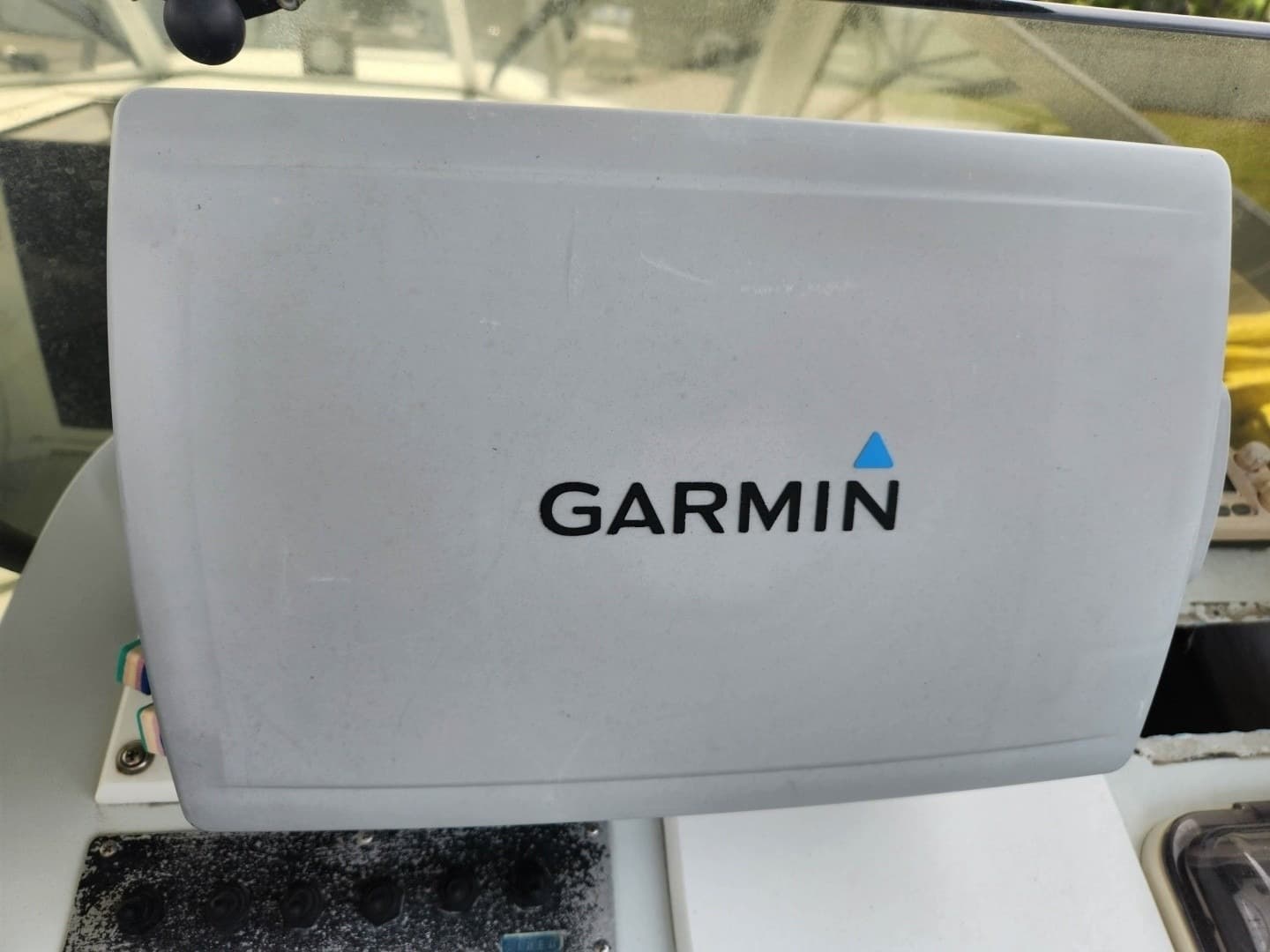 2001 Contender 35 Side Console