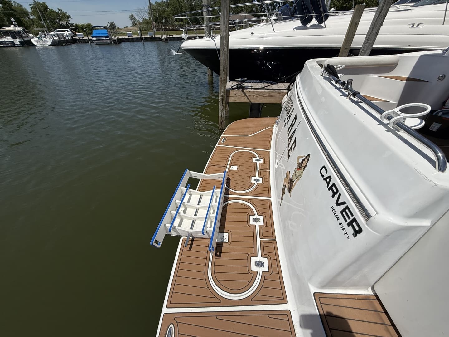1999 Carver 450 Voyager