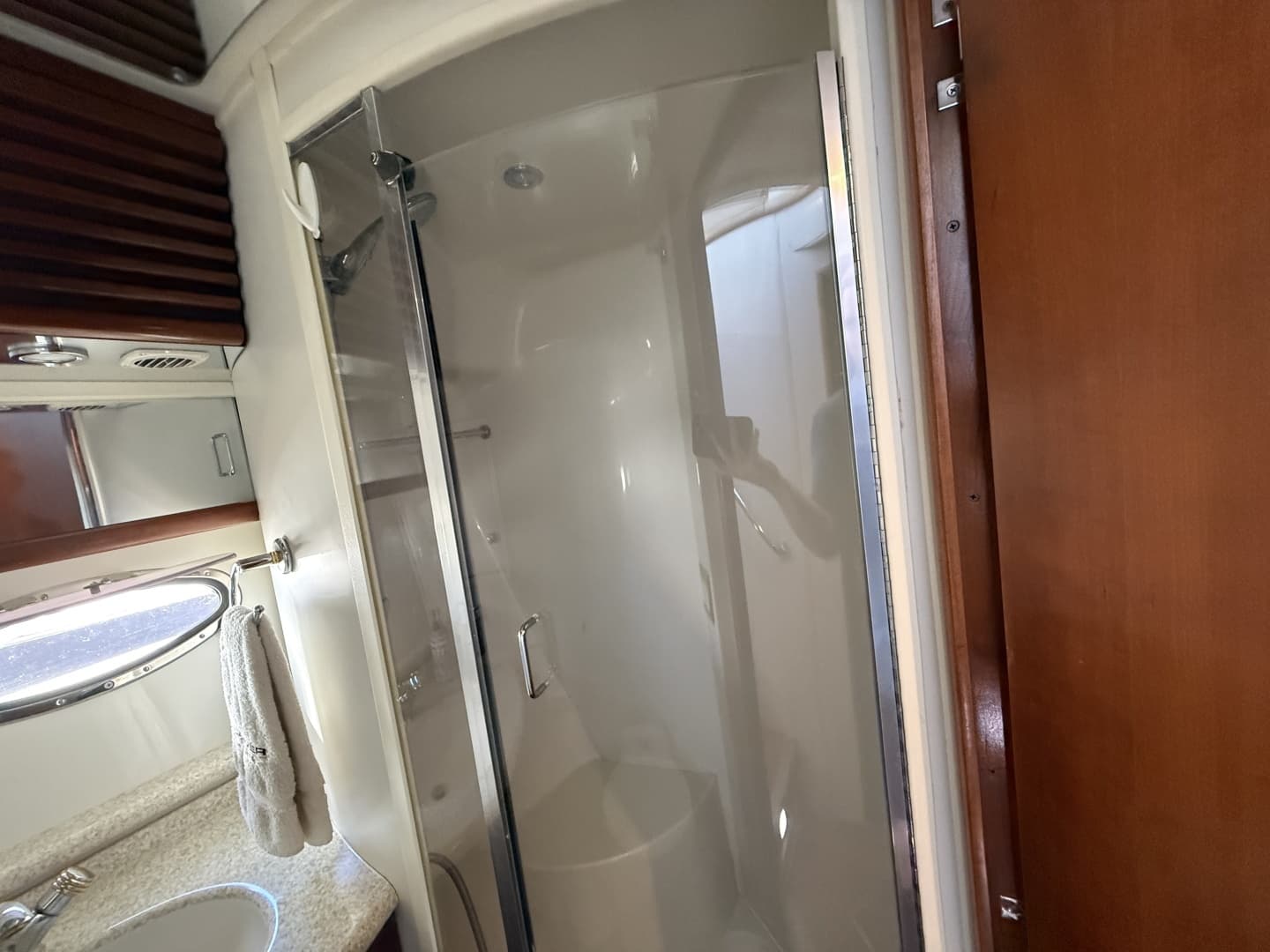 1999 Carver 450 Voyager