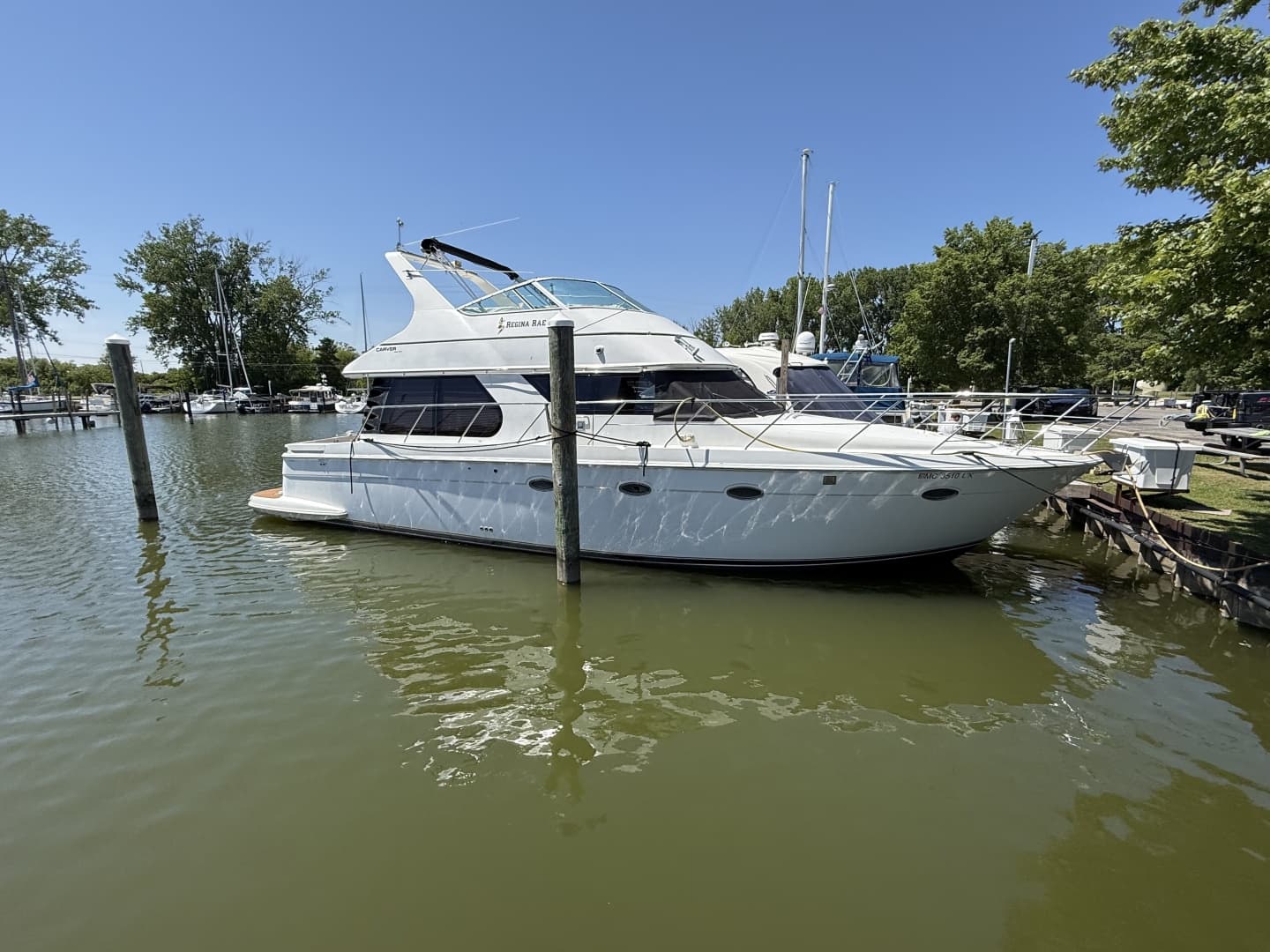 1999 Carver 450 Voyager