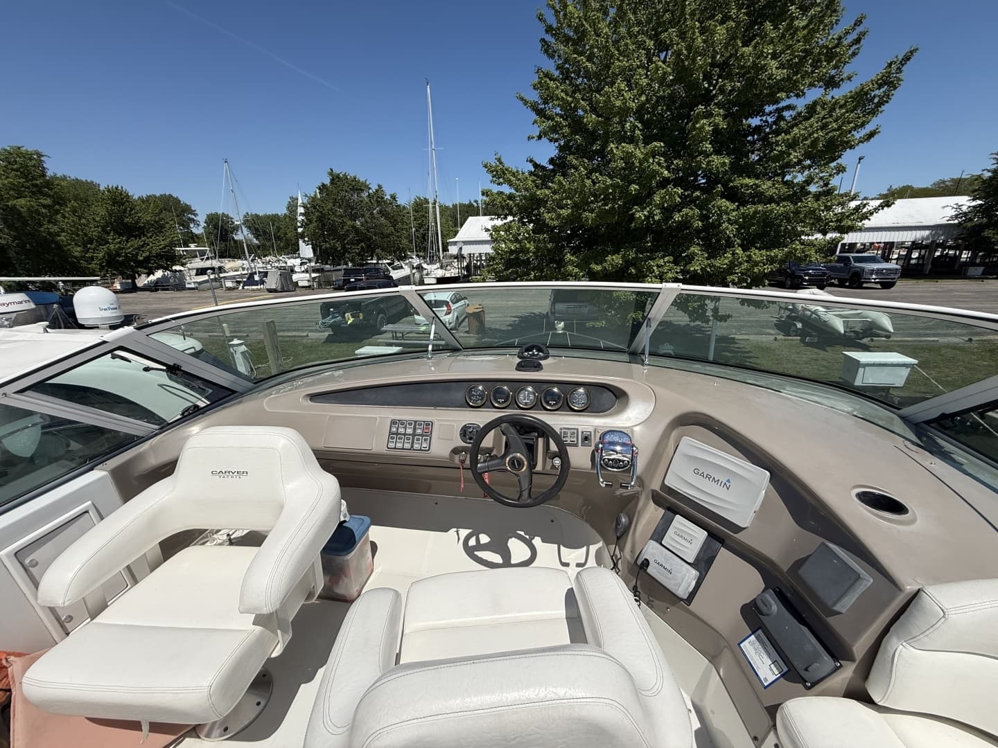 1999 Carver 450 Voyager