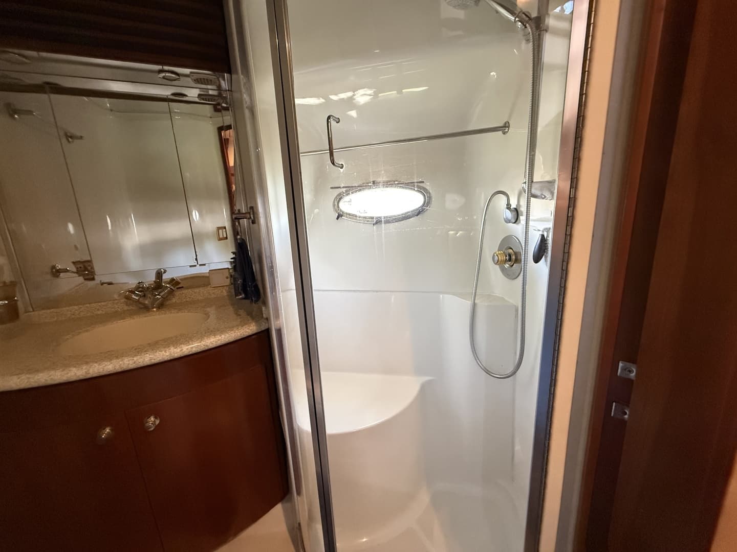 1999 Carver 450 Voyager