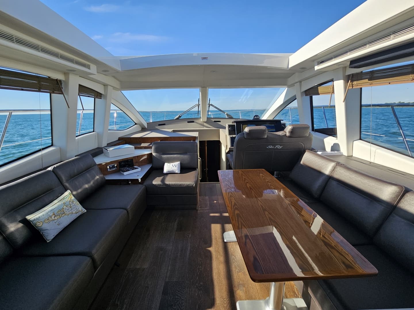 2019 Sea Ray 520 Sundancer