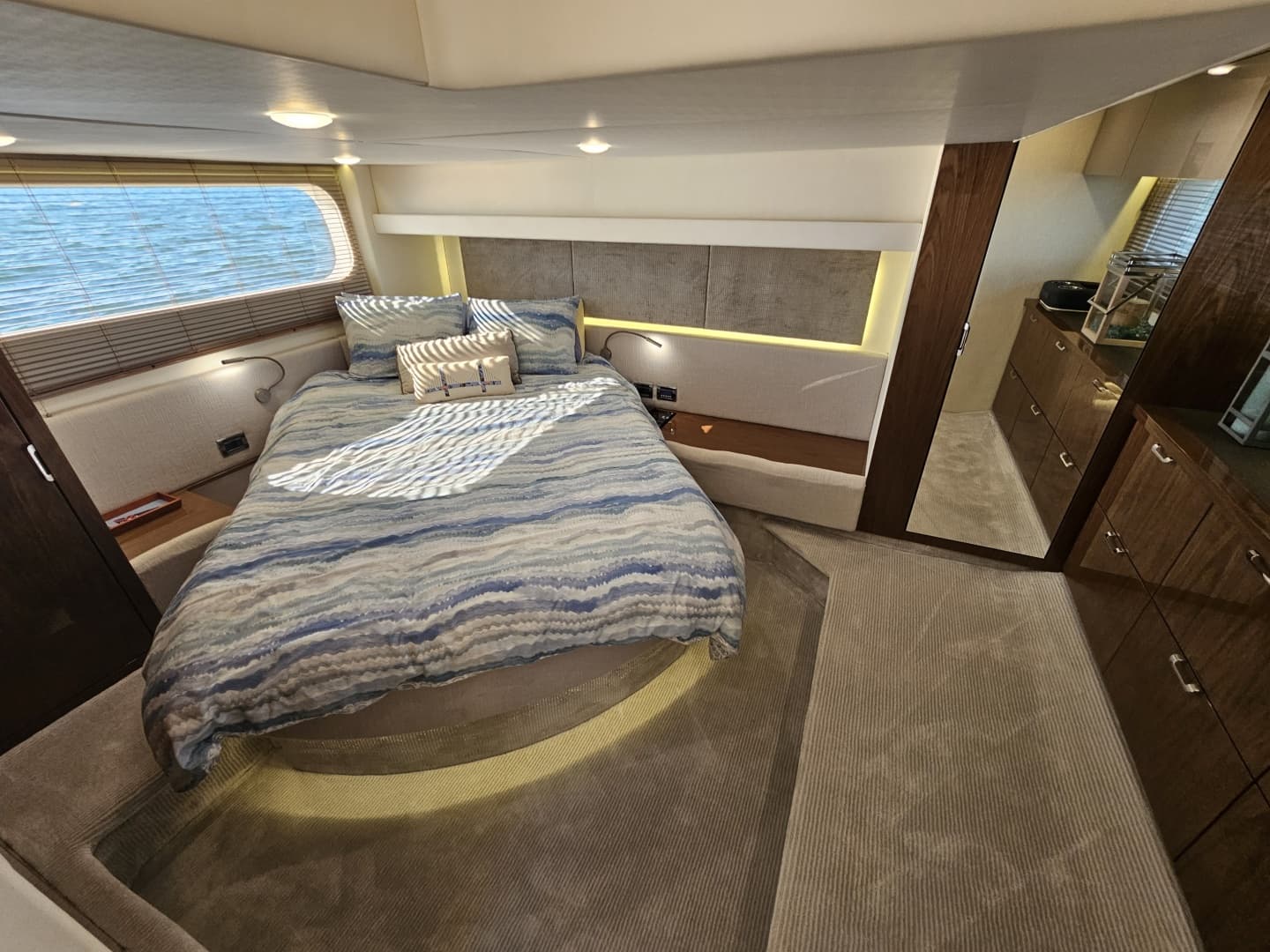 2019 Sea Ray 520 Sundancer