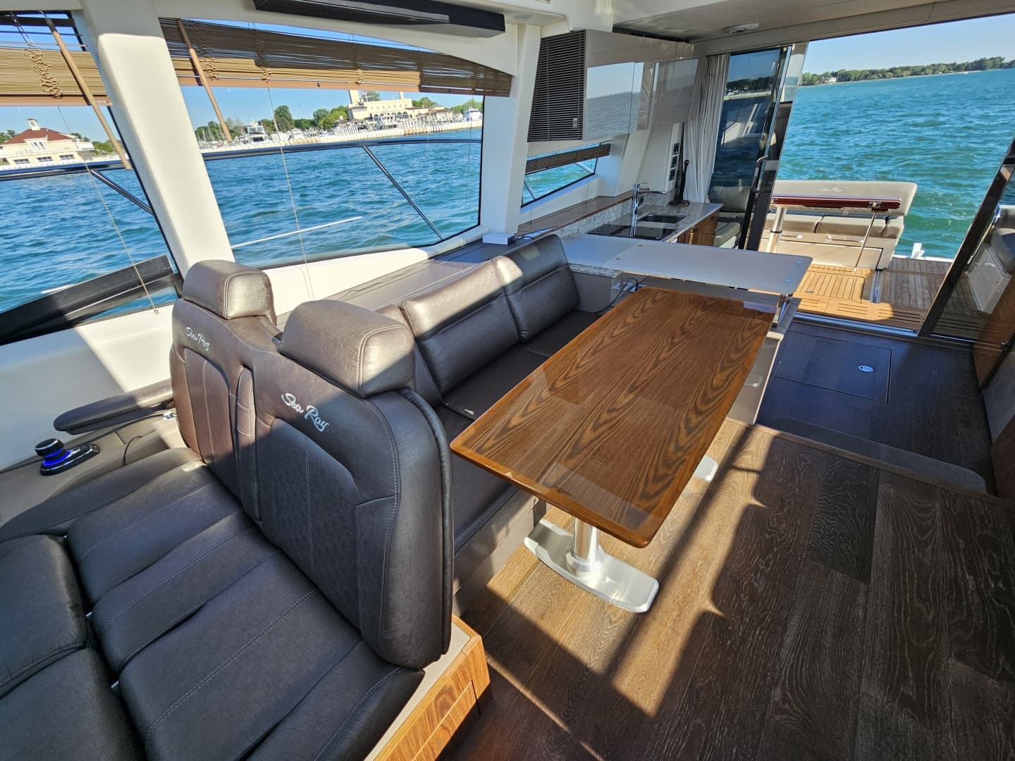 2019 Sea Ray 520 Sundancer