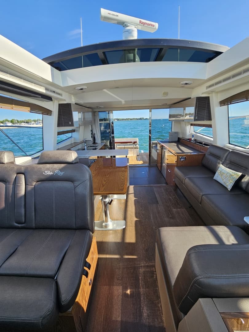 2019 Sea Ray 520 Sundancer