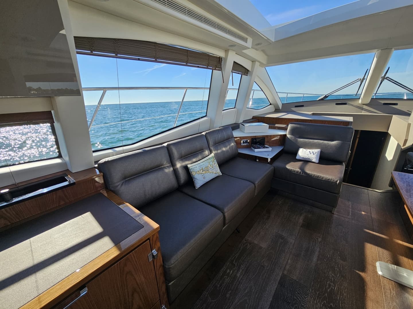 2019 Sea Ray 520 Sundancer