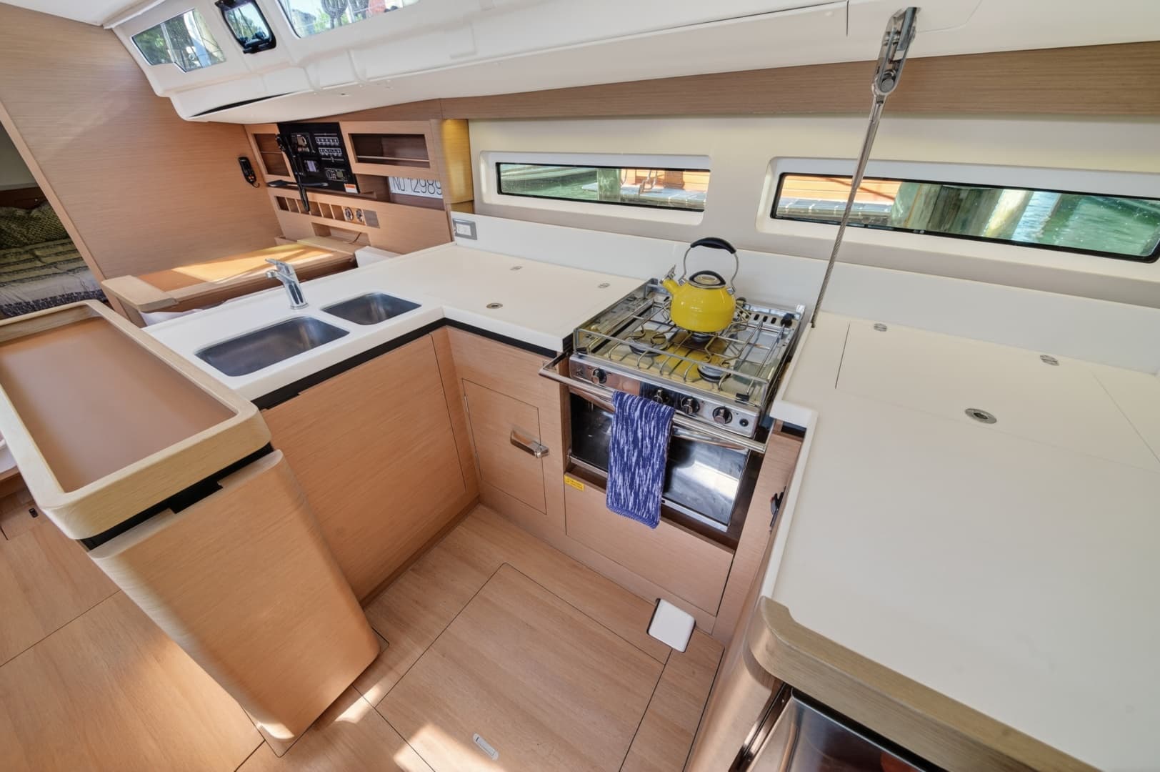 2019 Jeanneau Sun Odyssey 490