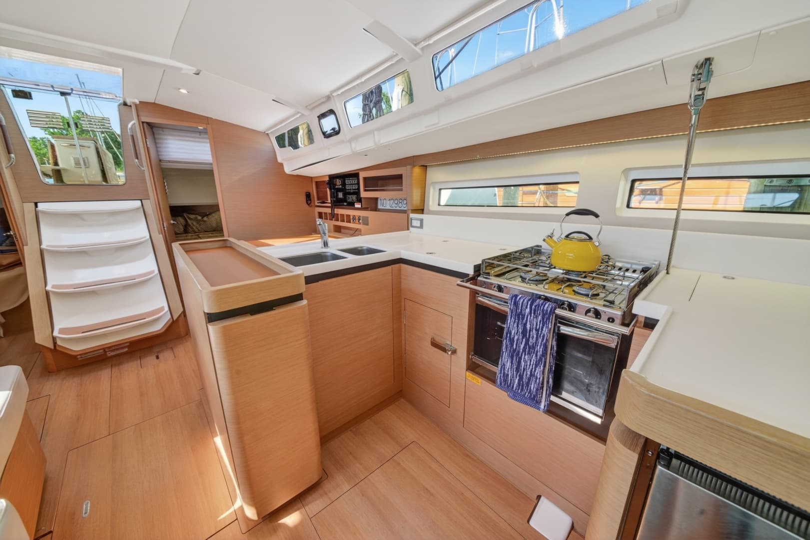 2019 Jeanneau Sun Odyssey 490