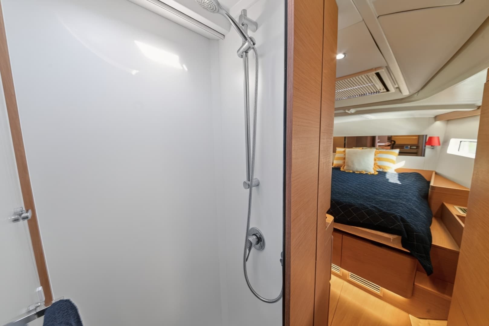 2019 Jeanneau Sun Odyssey 490