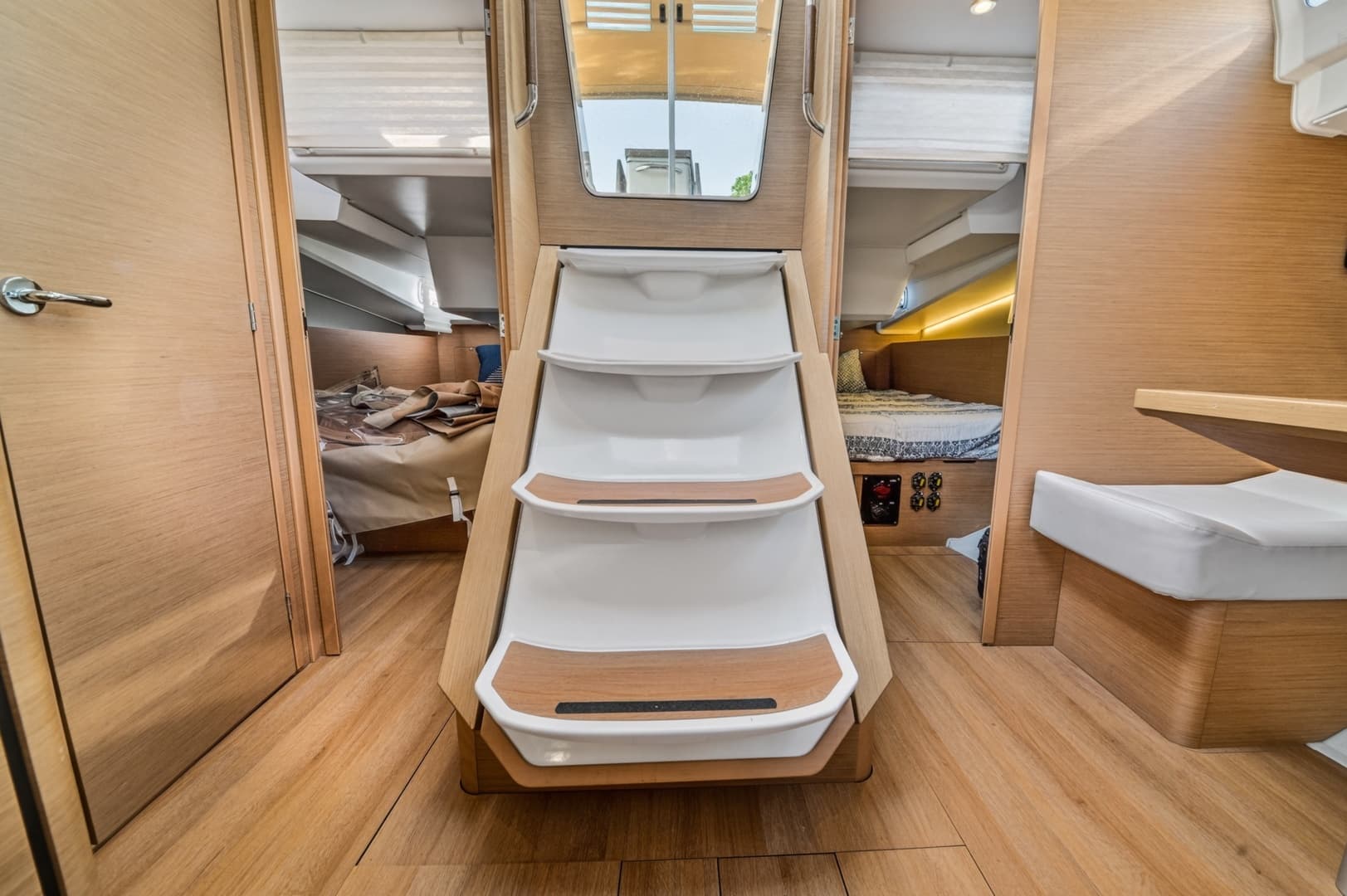2019 Jeanneau Sun Odyssey 490