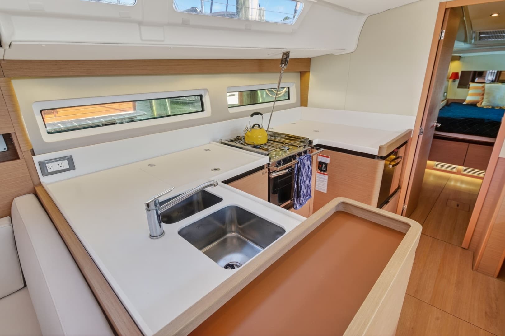 2019 Jeanneau Sun Odyssey 490
