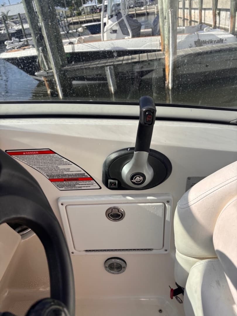 2008 Sea Ray Sundancer