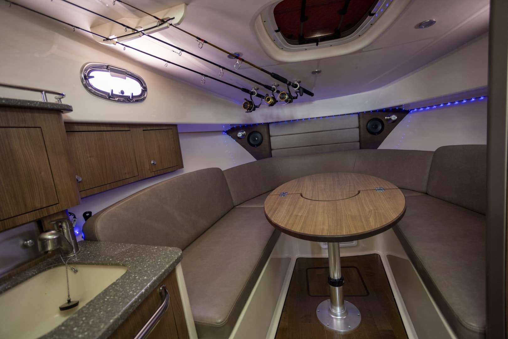 2014 Boston Whaler 315 Conquest