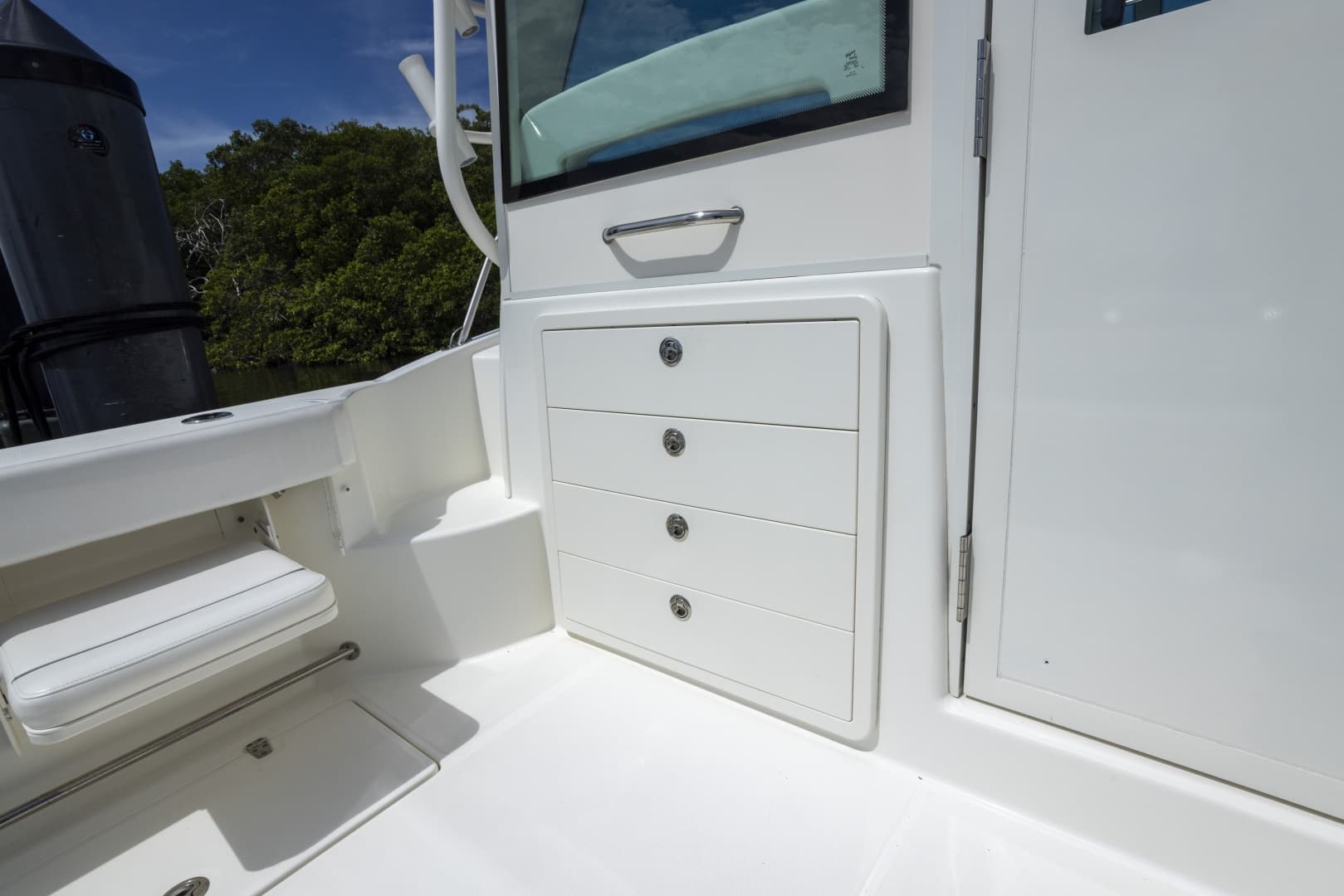 2014 Boston Whaler 315 Conquest