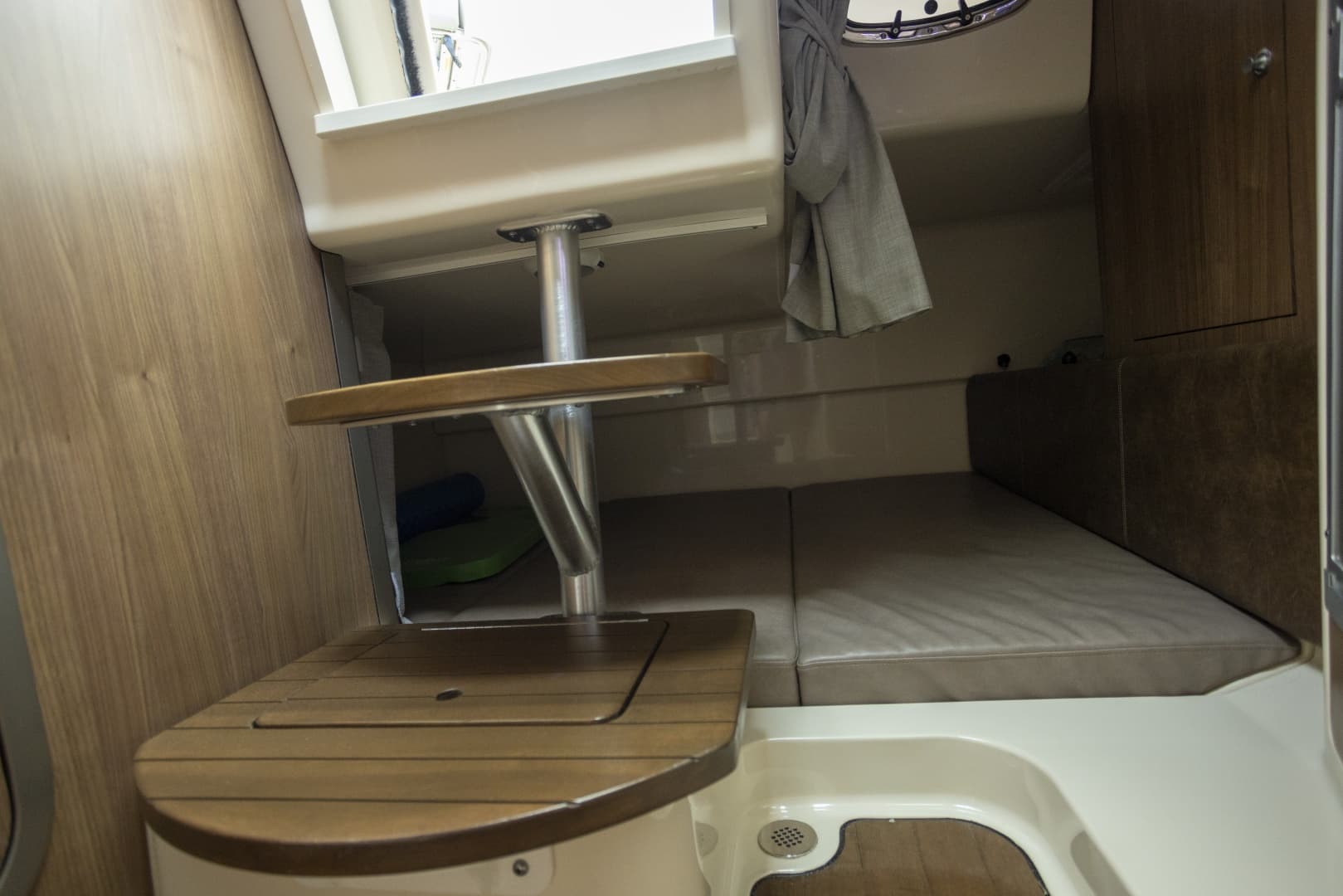 2014 Boston Whaler 315 Conquest