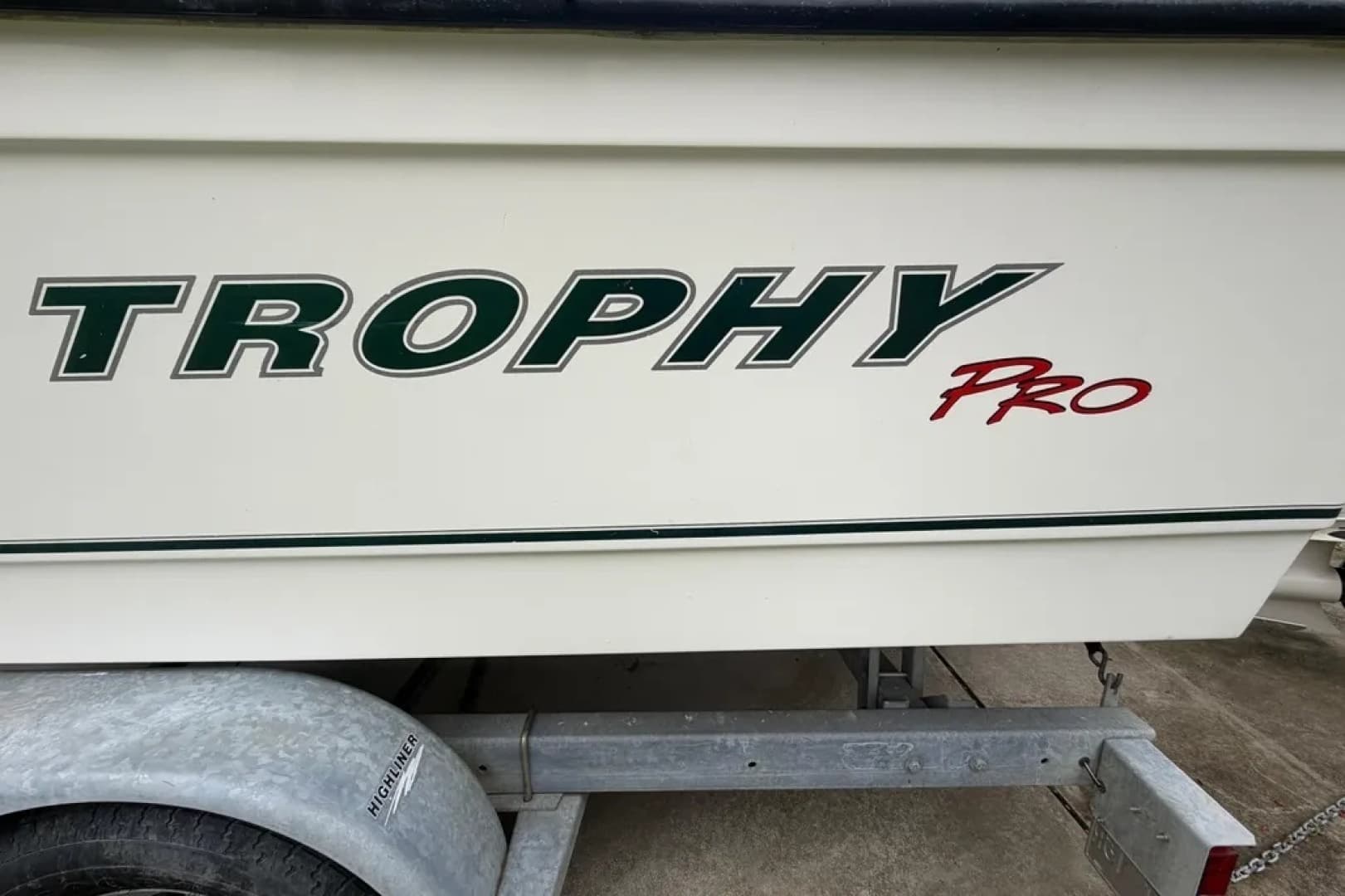 2005 Bayliner Trophy 2052 Walkaround