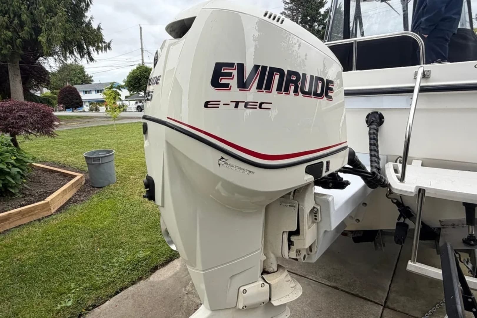 2005 Bayliner Trophy 2052 Walkaround