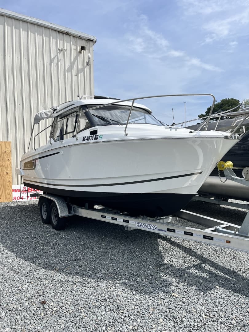 2022 Jeanneau NC 795 Series 2