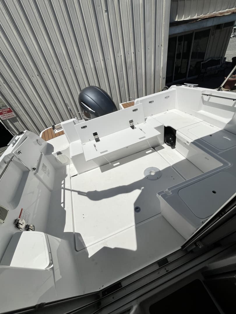 2022 Jeanneau NC 795 Series 2