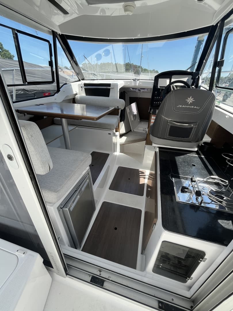 2022 Jeanneau NC 795 Series 2