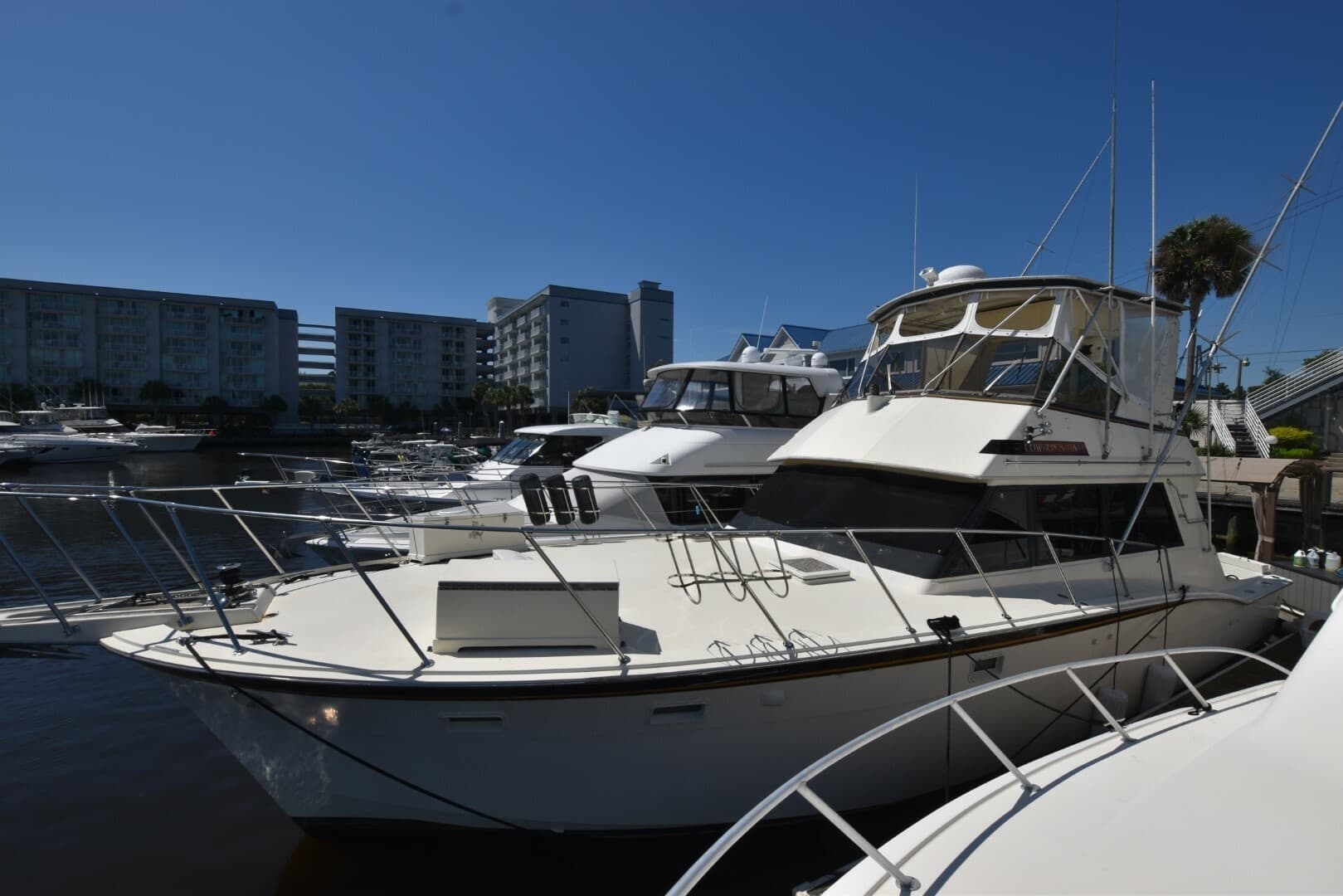1983 Hatteras High Performance Convertible
