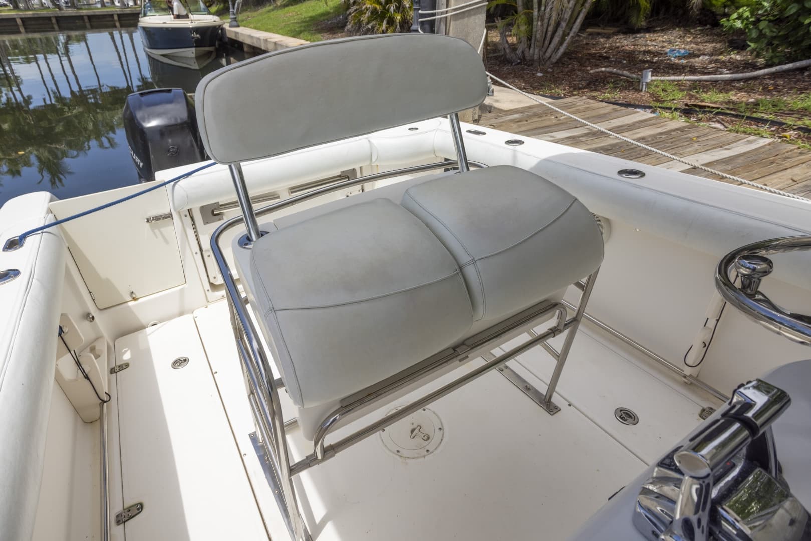 2007 Boston Whaler 270 OUTRAGE