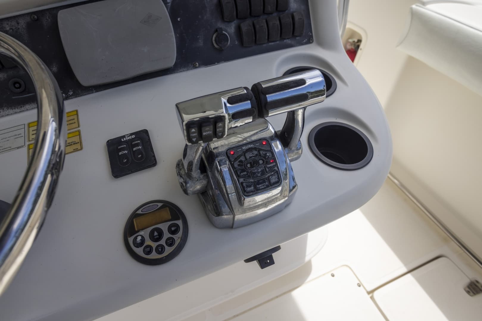 2007 Boston Whaler 270 OUTRAGE