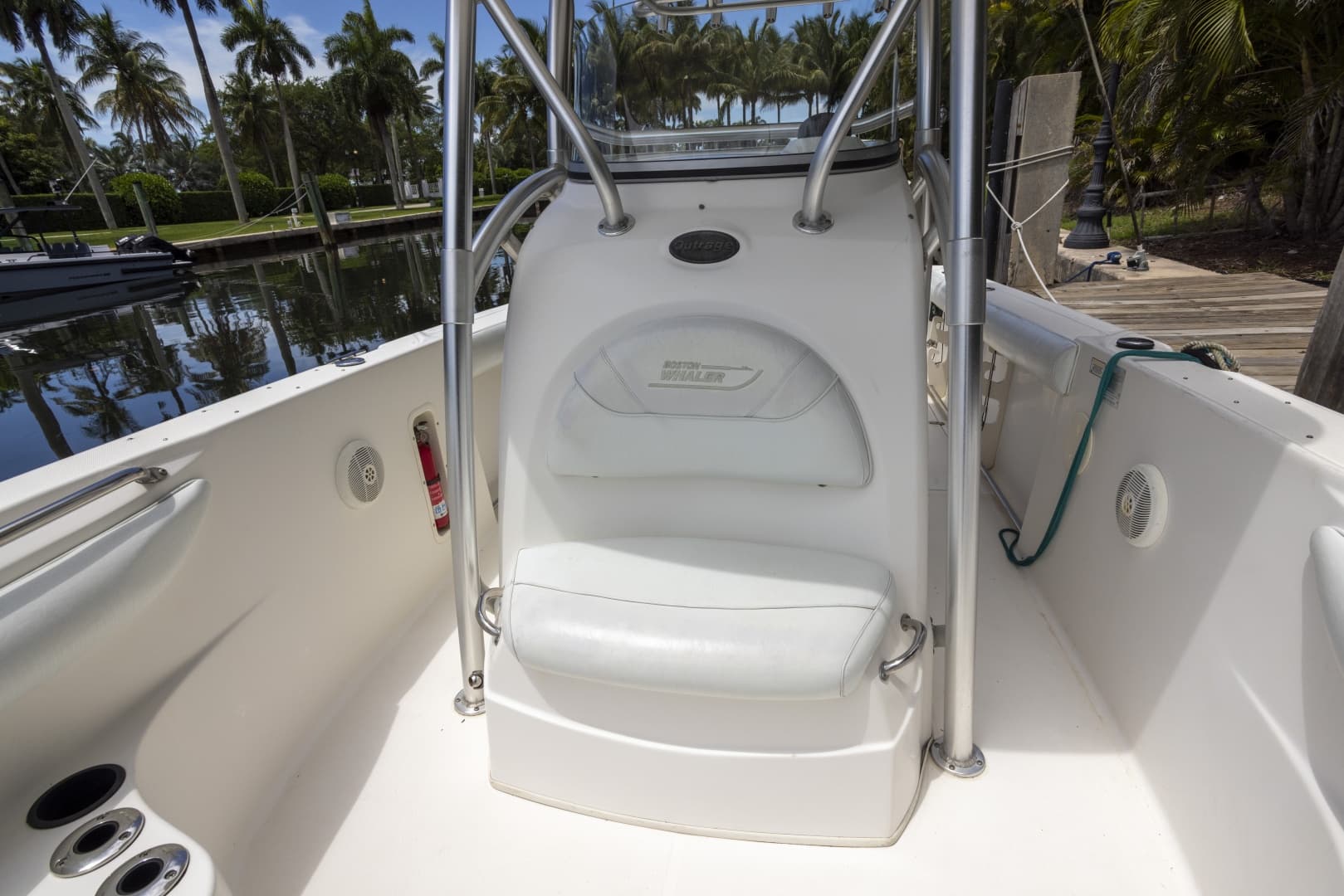 2007 Boston Whaler 270 OUTRAGE