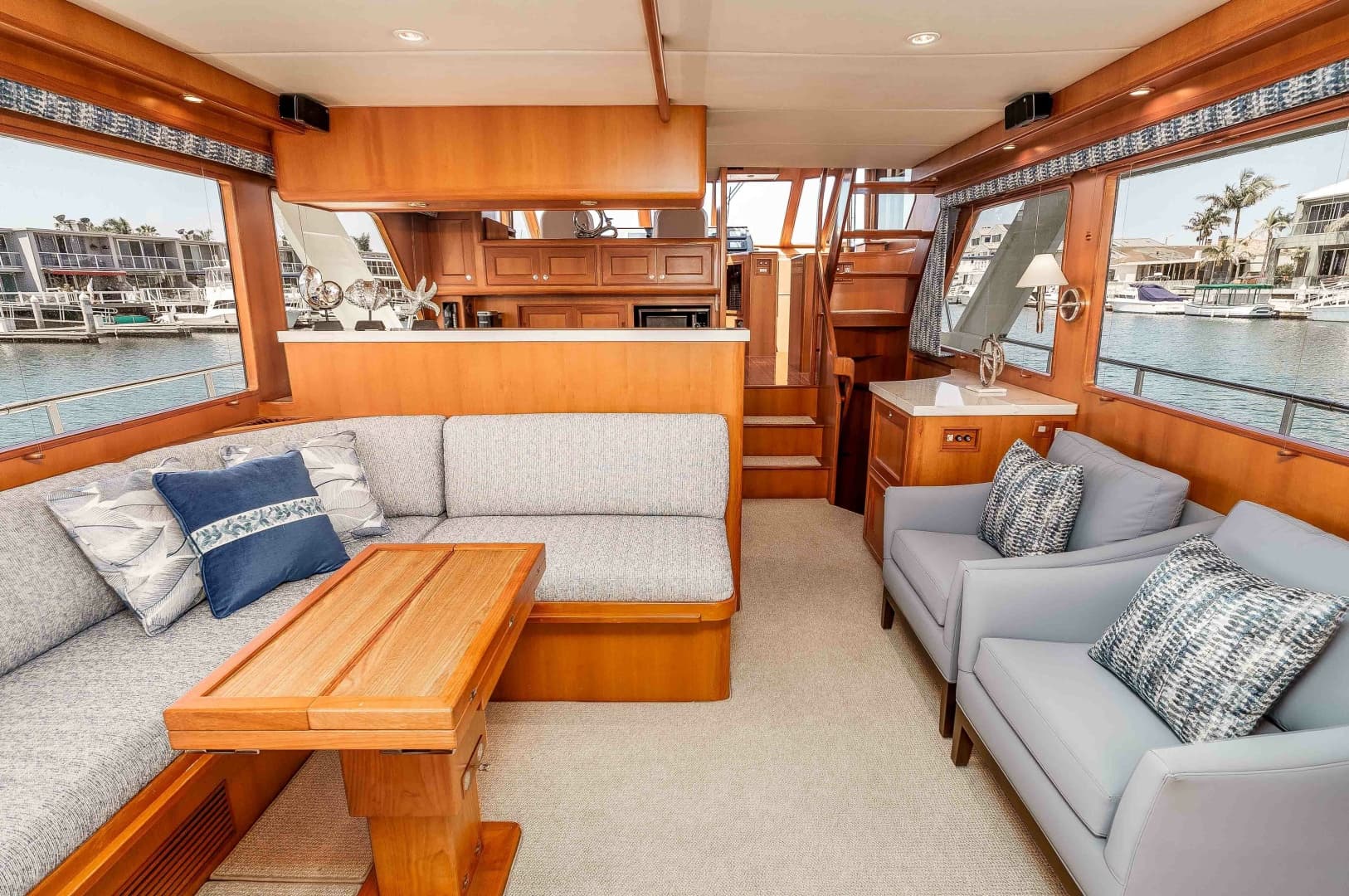 2005 Offshore Yachts Pilothouse
