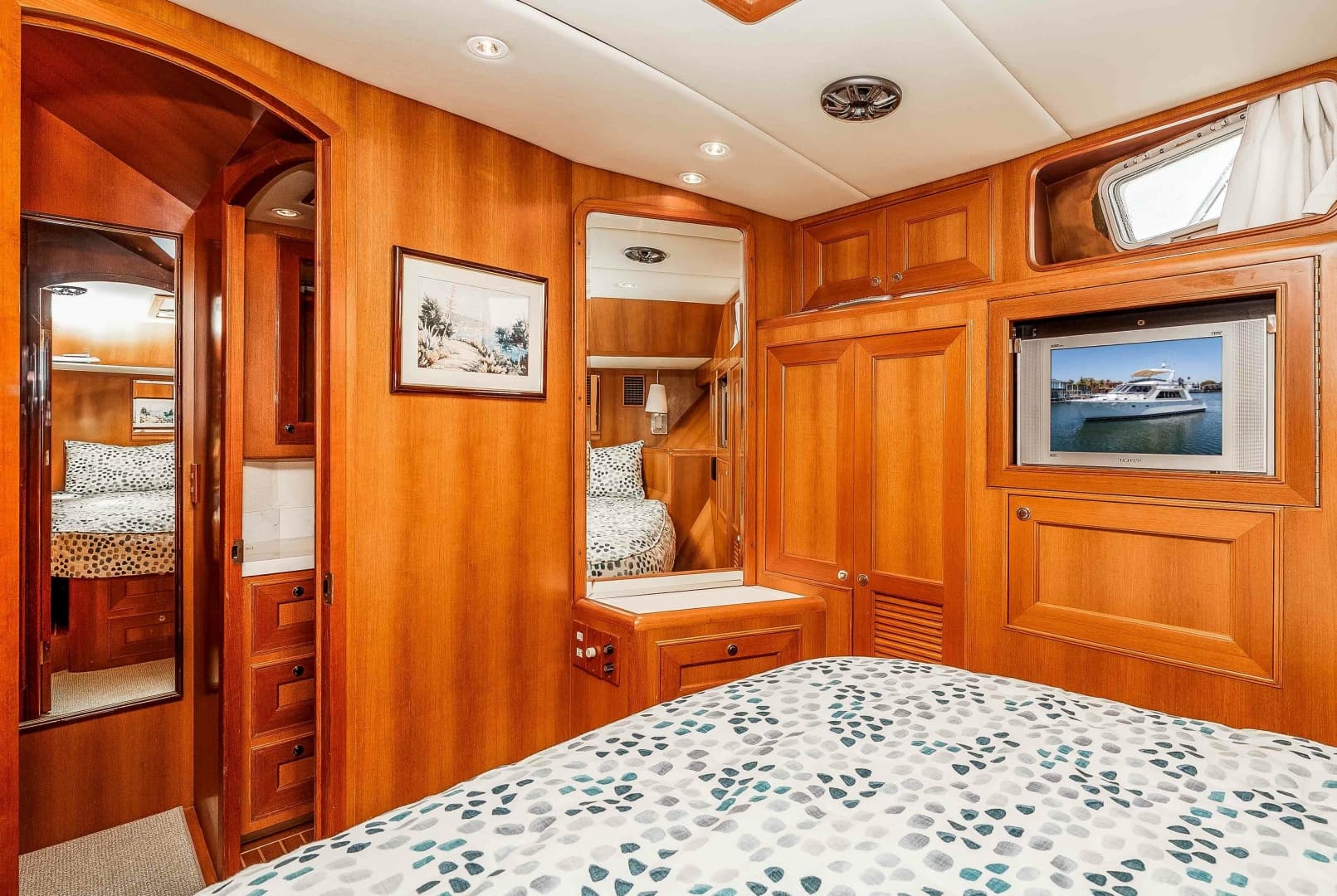 2005 Offshore Yachts Pilothouse