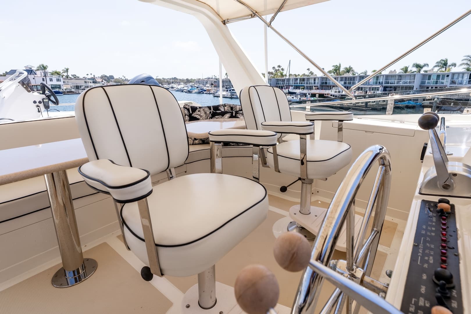 2005 Offshore Yachts Pilothouse