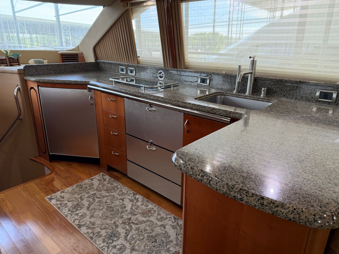 2005 Sea Ray 550 SEDAN BRIDGE