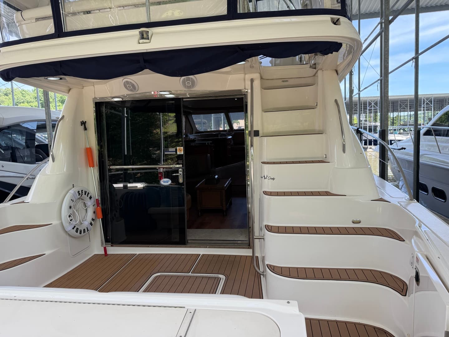 2005 Sea Ray 550 SEDAN BRIDGE