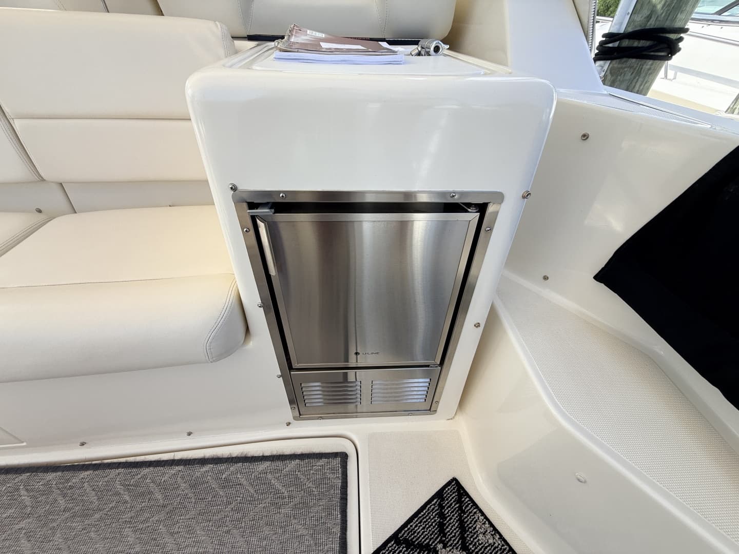 1995 Tiara Yachts 4000 Express