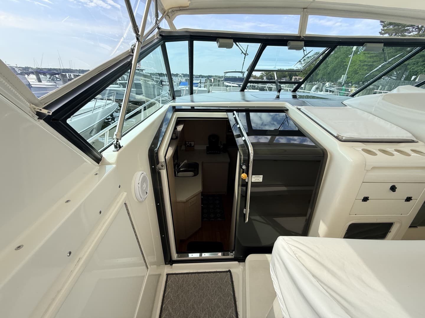 1995 Tiara Yachts 4000 Express