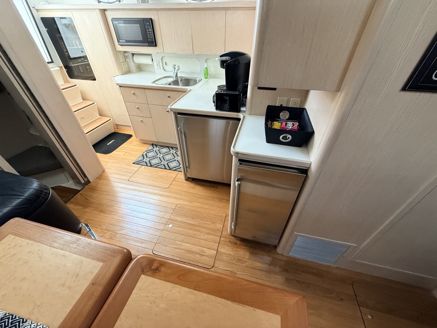 1995 Tiara Yachts 4000 Express