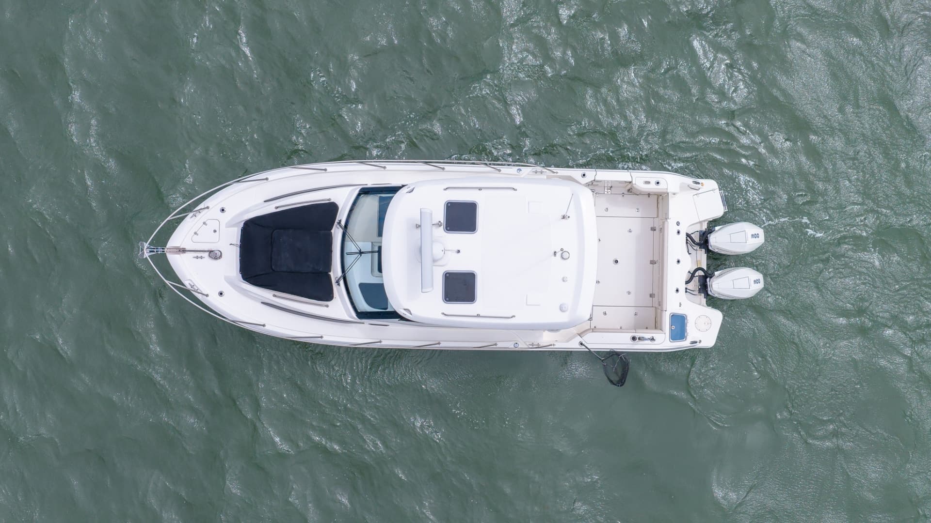2020 Boston Whaler 325 Conquest