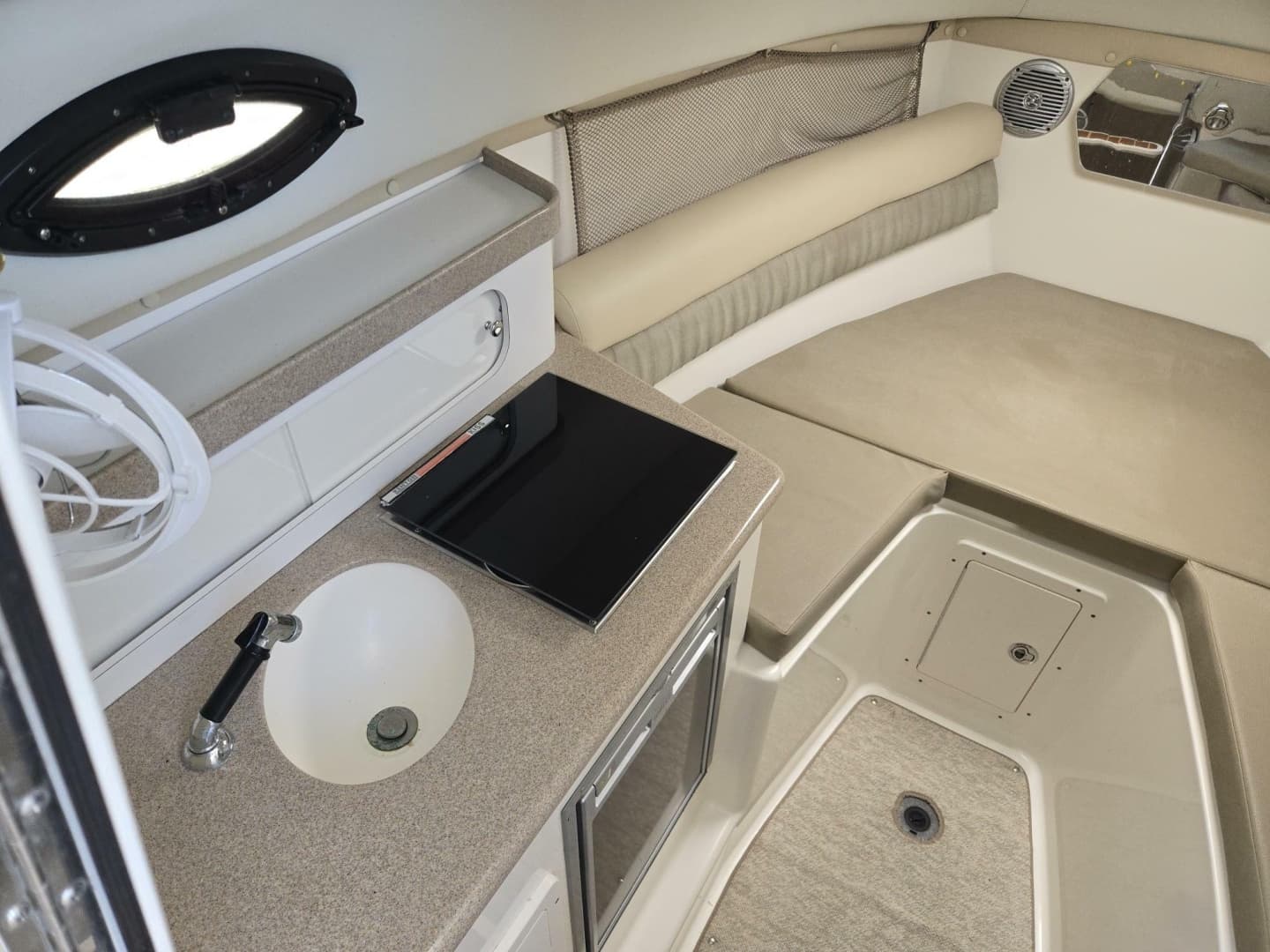 2009 Century 2400 Walkaround