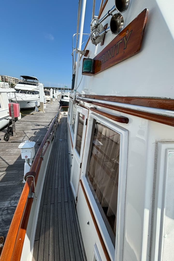 1978 Grand Banks 42 Classic