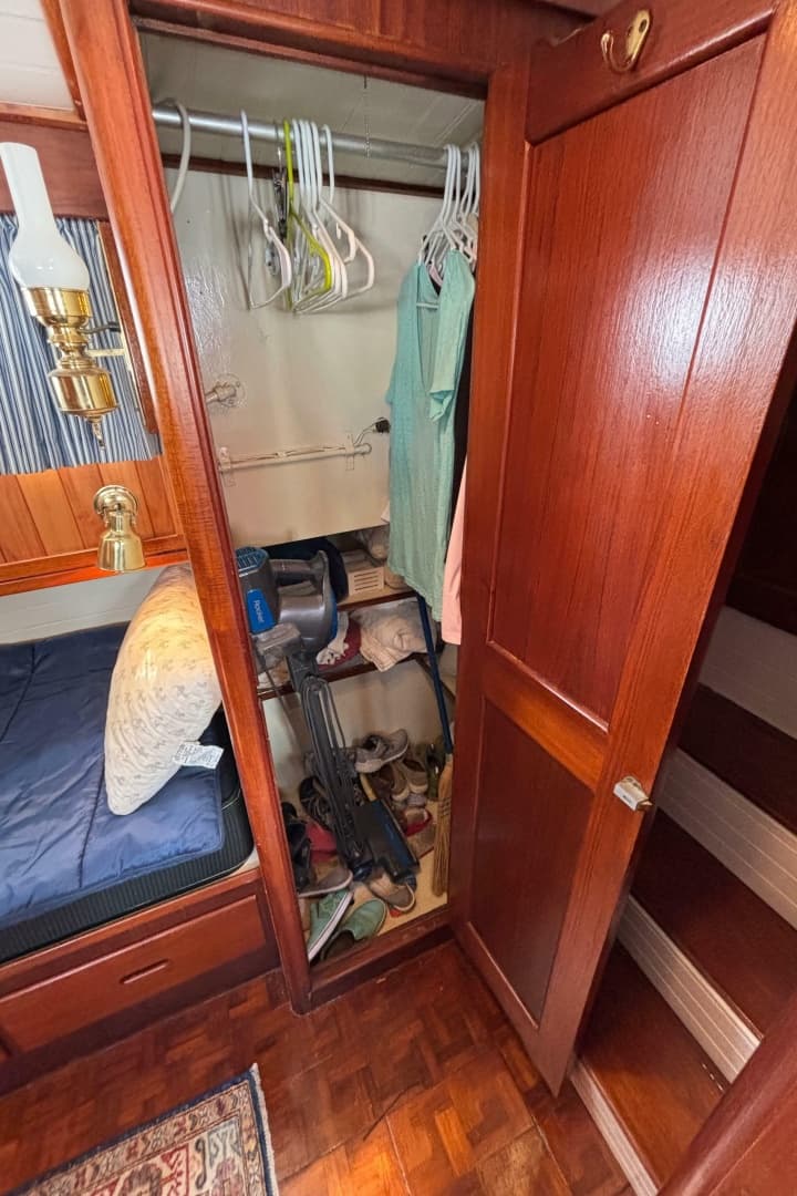 1978 Grand Banks 42 Classic