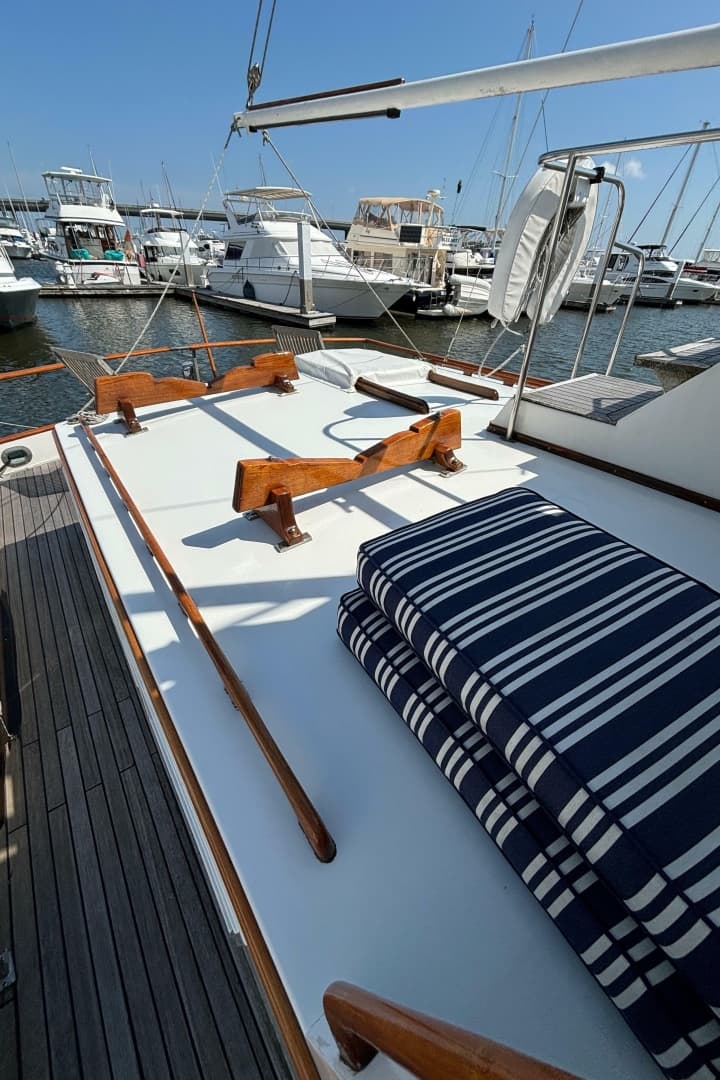 1978 Grand Banks 42 Classic