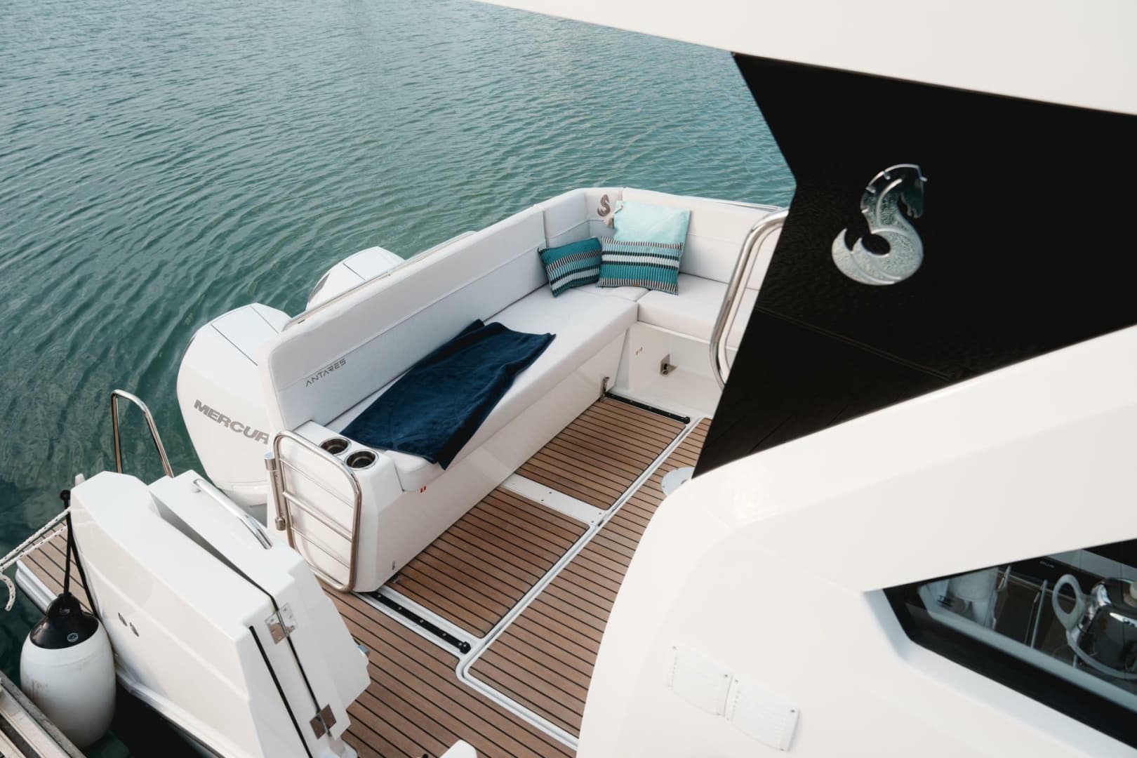 2027 Beneteau Antares 9