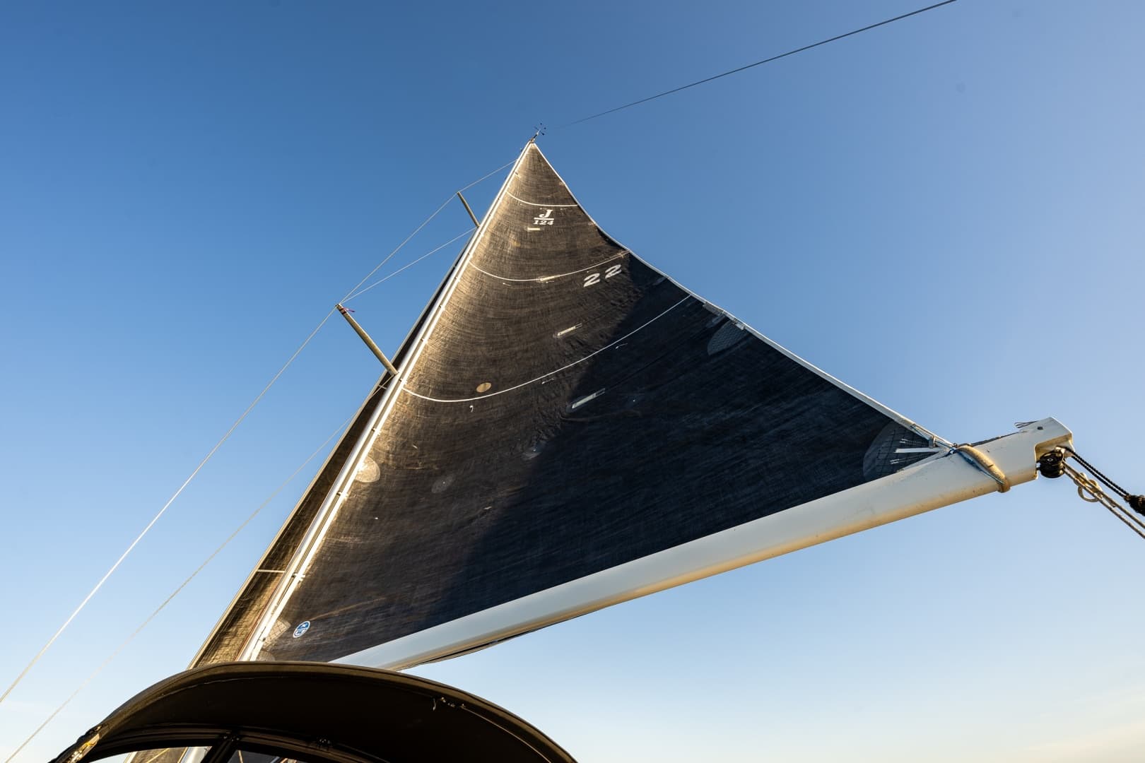 2007 J Boats 124