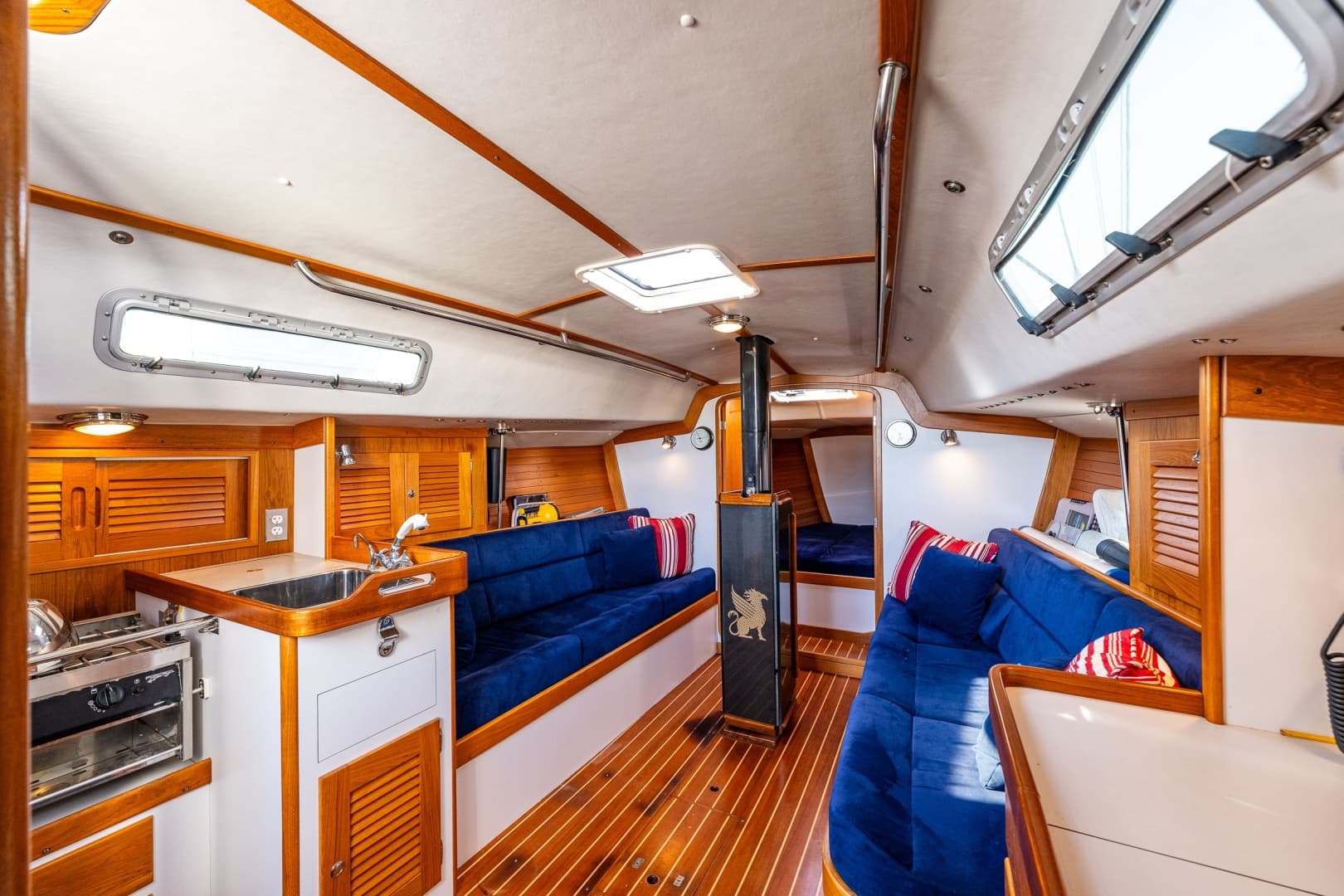 2007 J Boats 124