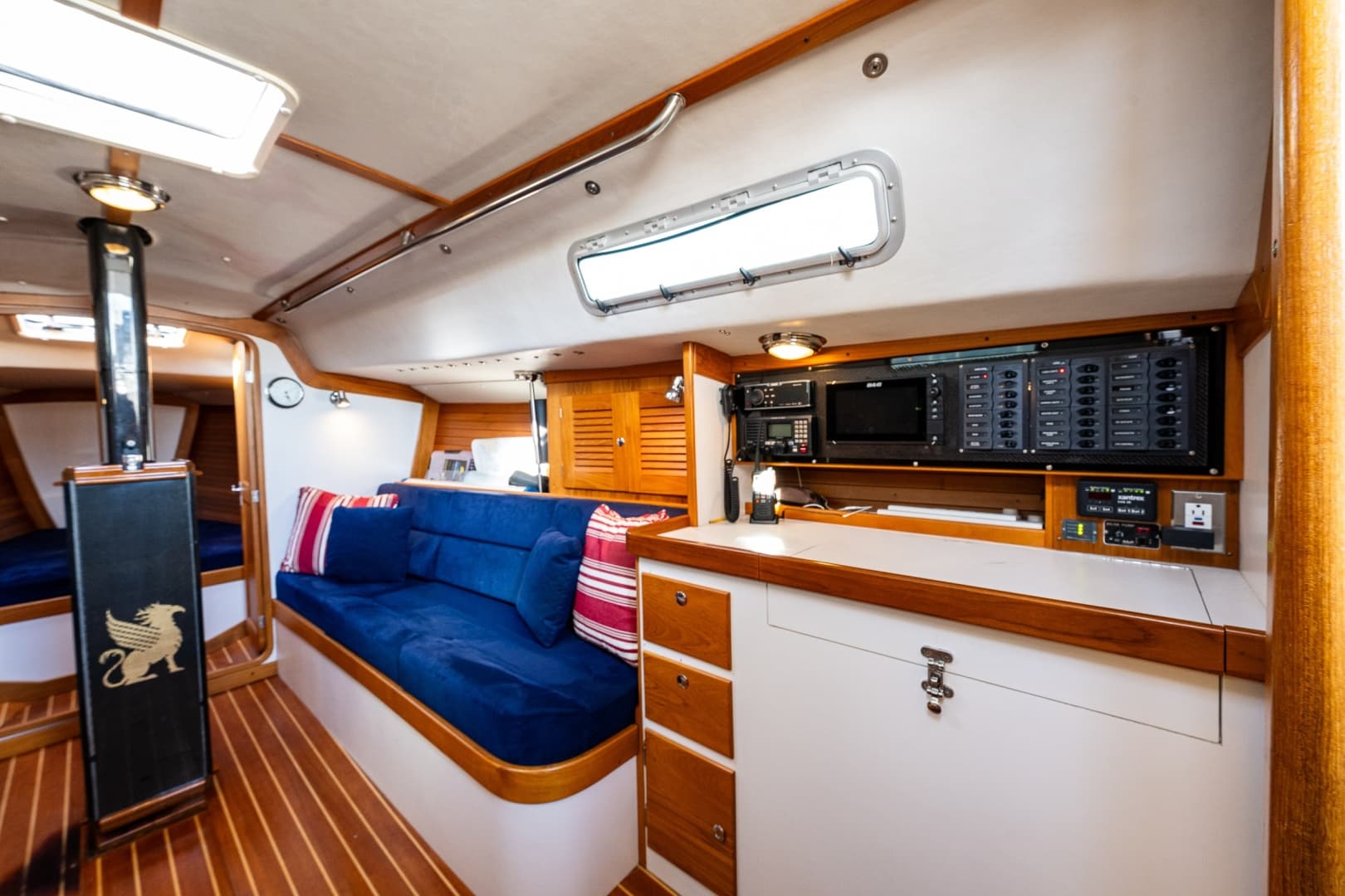 2007 J Boats 124