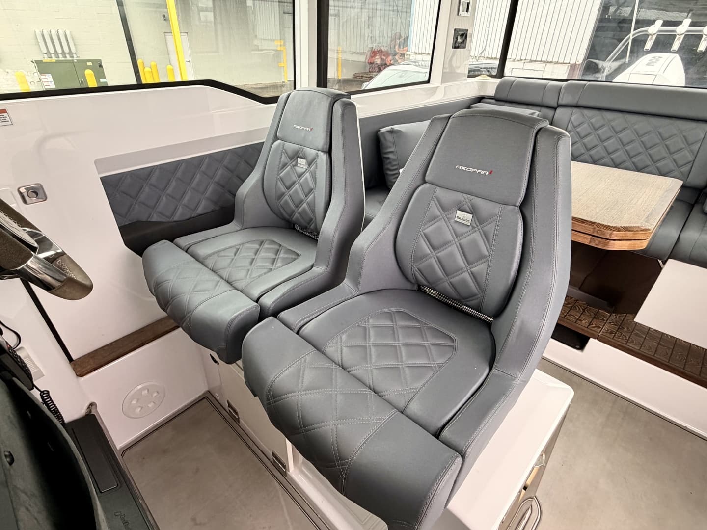 2021 Axopar 37 XC Cross Cabin