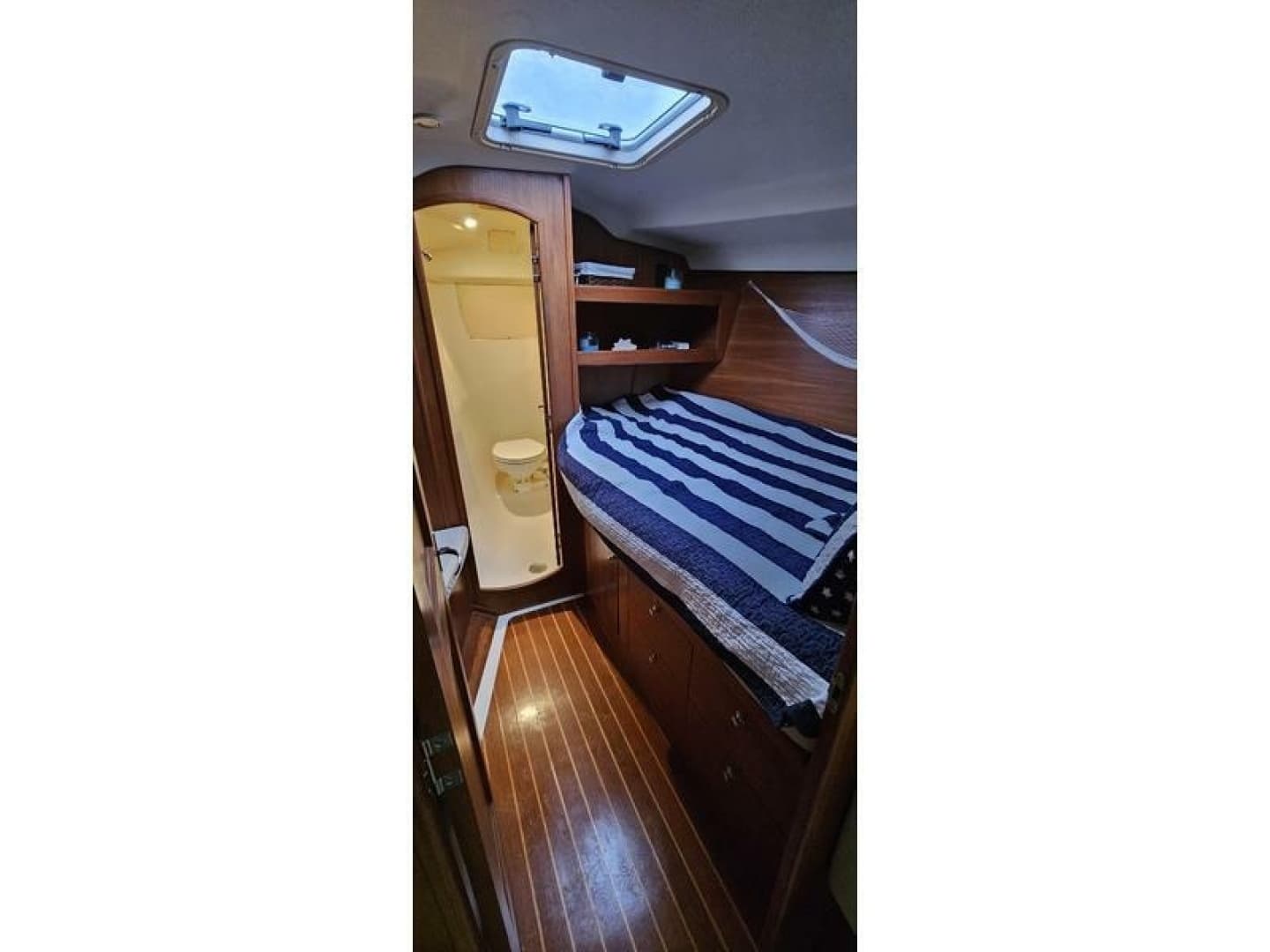 forward cabin 